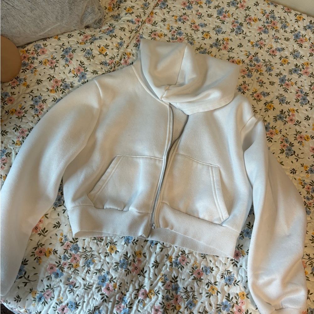 SHEIN White Cropped Hoodie